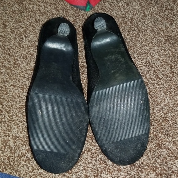 Shoes - Picture 4 of 4